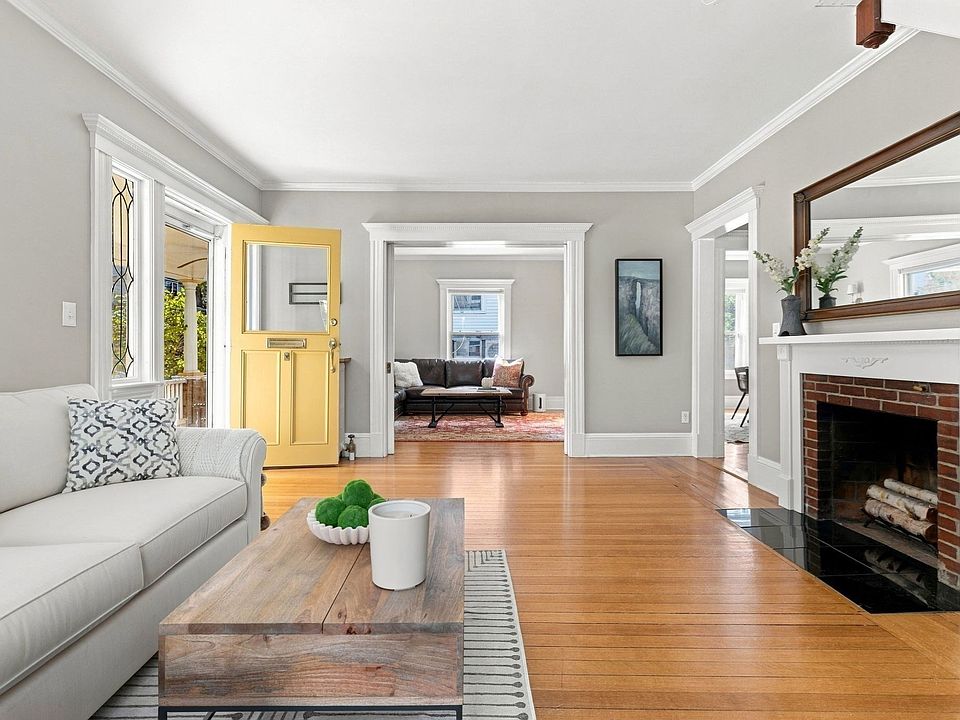 1st image of 36 Renwick Rd