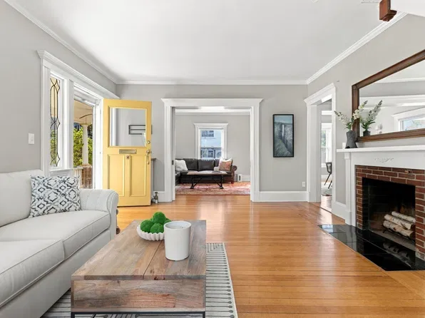 36 Renwick Rd, Wakefield, MA 01880