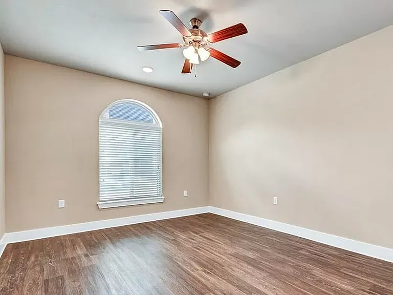 602 Cherry St — Photo 10