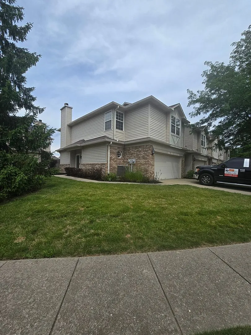 Nice Three Bedroom Home Located near 56th Street and Guion Rd — Photo 2