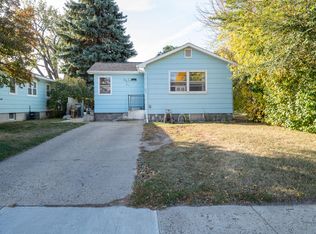 817 Lincoln Ave, Bismarck, ND 58504