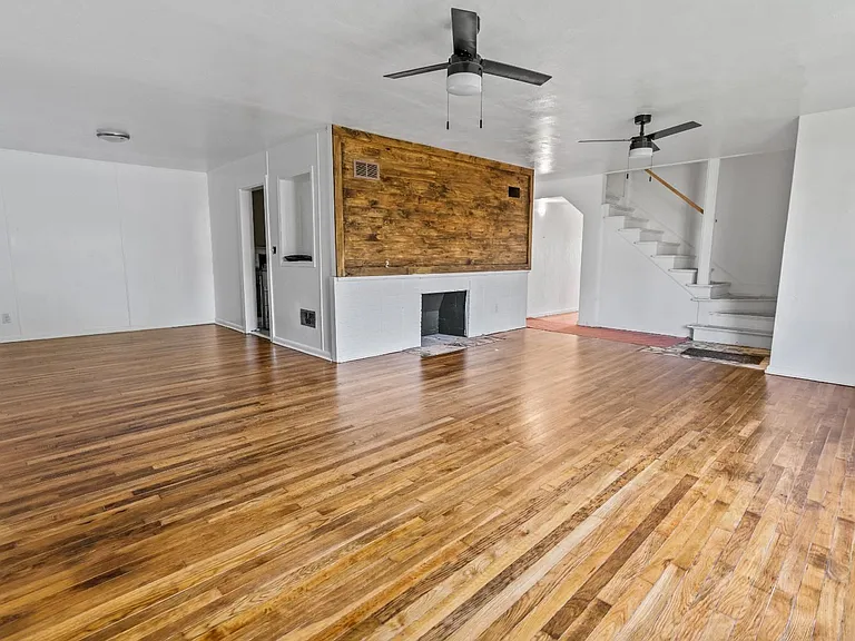 4244 E 67th Ter — Photo 17