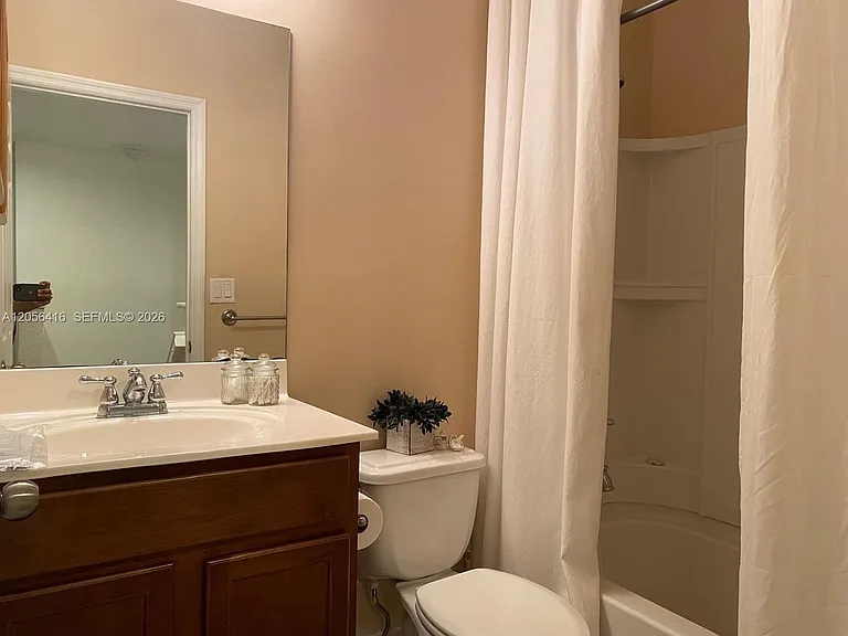 657 SE 31st Ave #0 — Photo 16