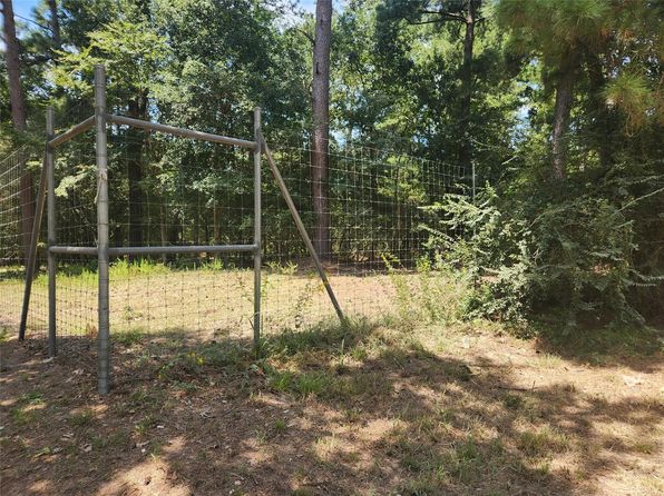 1021 Mossyknoll Dr, Plantersville, TX 77363