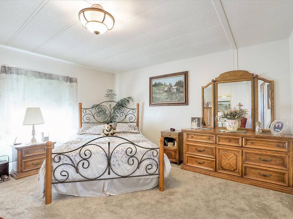 1st image of 275 Burnett Ave #34