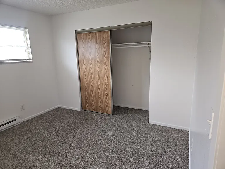 Country Lane Apartments — Photo 26