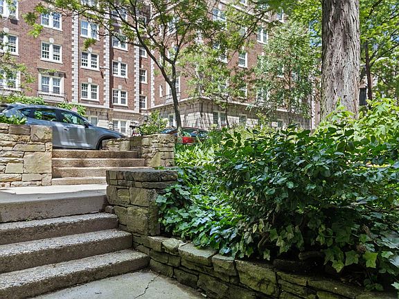 5th image of 2-6 Arlington St #6-1