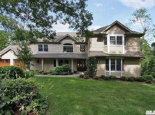 9 Dolores Ln, Northport, NY 11768