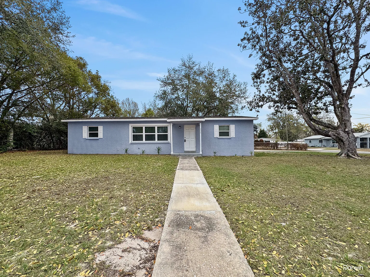 3 bed, 1.0 bath, 1281 sqft, $2,155 — Photo 1