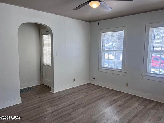 4th image of 1144 S Main St