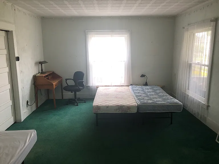 Desk and chair no longer in apartment