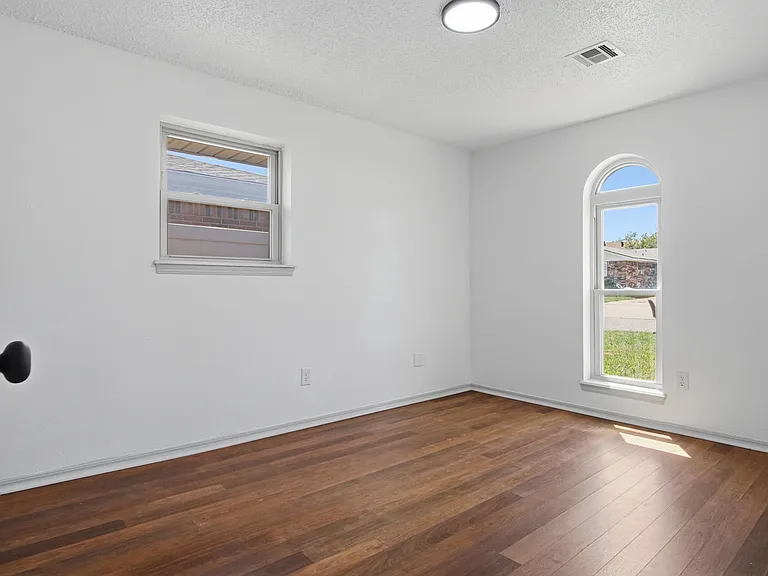 5404 S Huddleston Dr — Photo 20