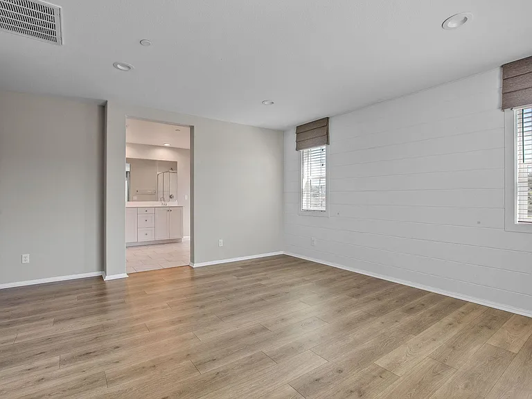 5605 Estrella Way — Photo 24