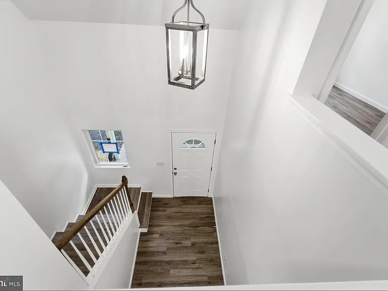 104 Hazel Dr — Photo 13