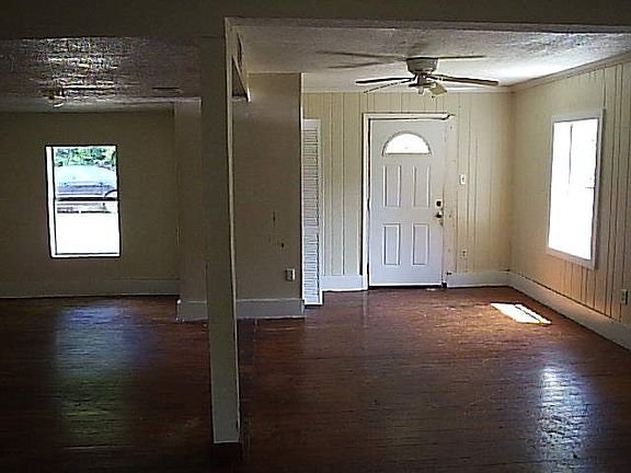 2nd image of 527 1/2 Dabney St
