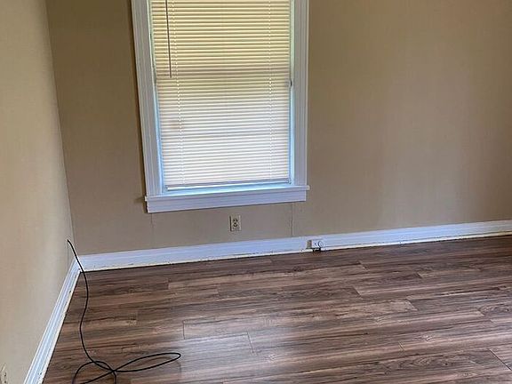 3rd image of 360 W 72nd St