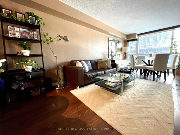 96 Saint Patrick St, Toronto, ON