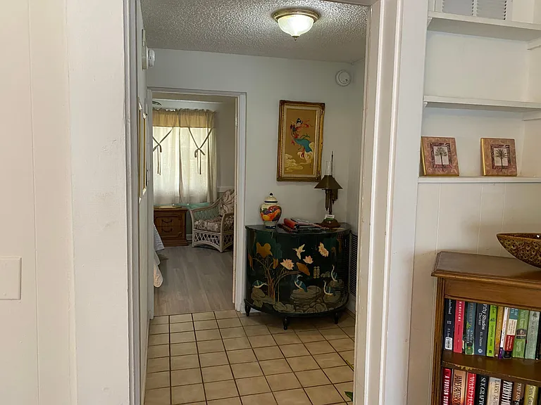422B W New York Ave — Photo 9