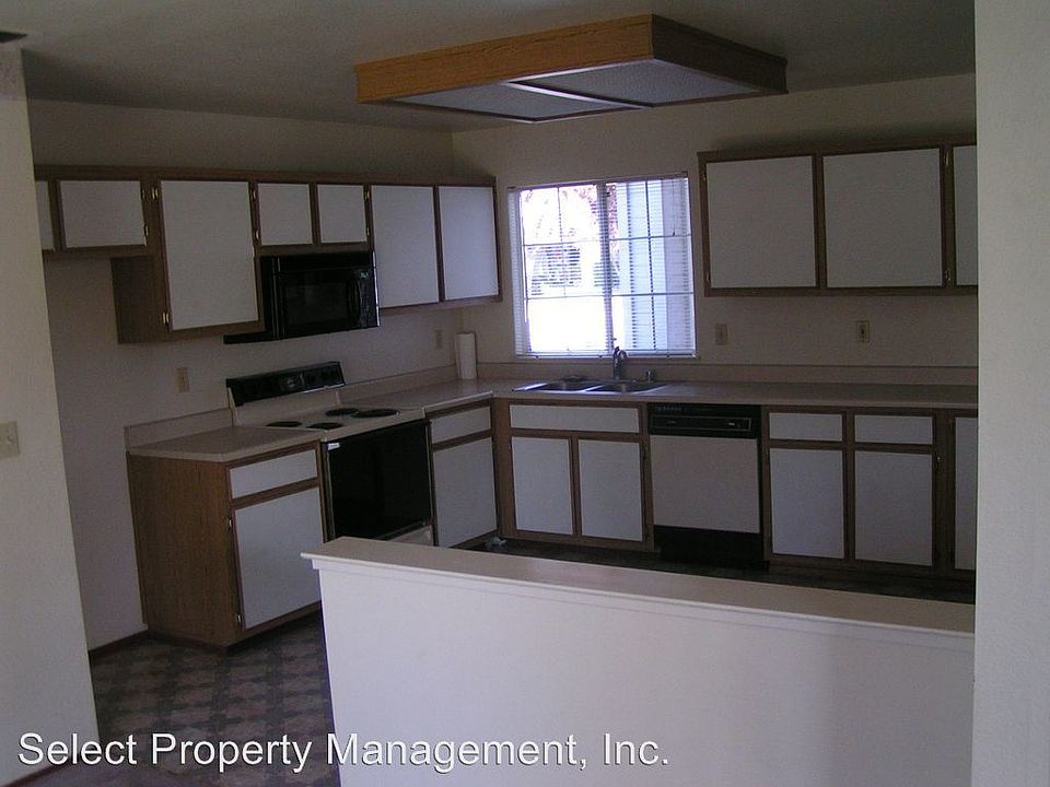 2nd image of 512 Poppy Ln