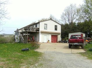 1163 & 1147 Venetia Rd, Nottingham, PA 15330