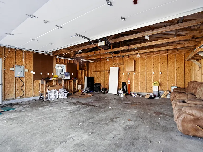516 S Madriver St — Photo 35