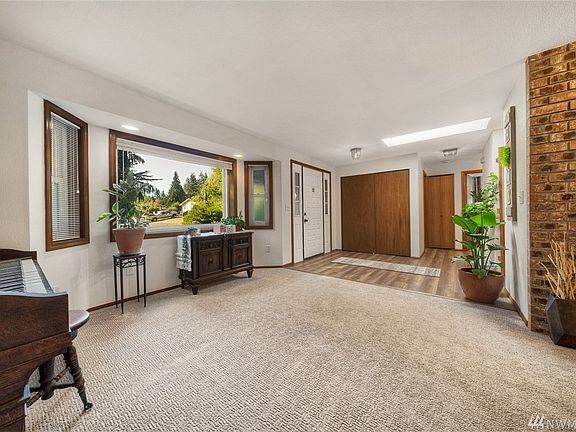 5th image of 8811 156th St Ct E