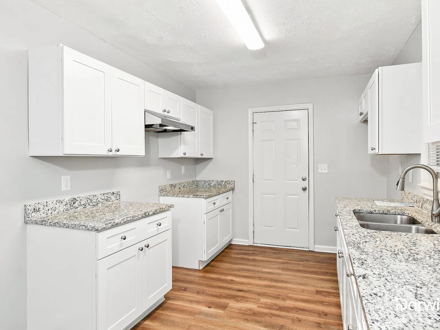 3 bed, 2.0 bath, 1451 sqft, $1,750 — Photo 2