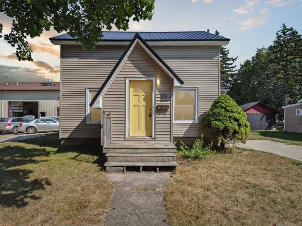 318 Park Ave, Alma, MI 48801