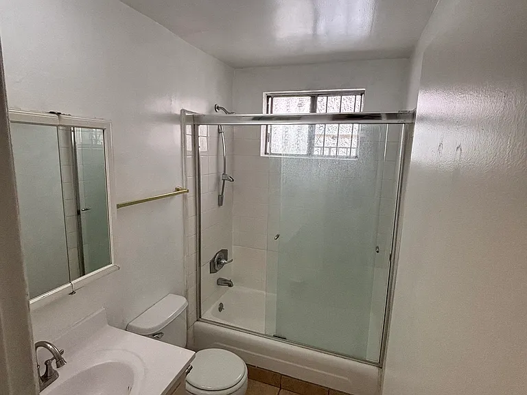 1441 S Shenandoah St #3 — Photo 11