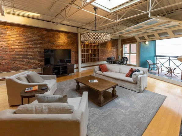 1230 Hamilton St #1230, Vancouver, BC V6B 2S8