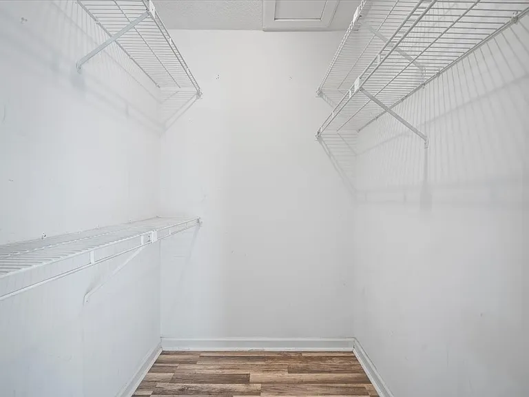 1119 Waggoner Ct W — Photo 18