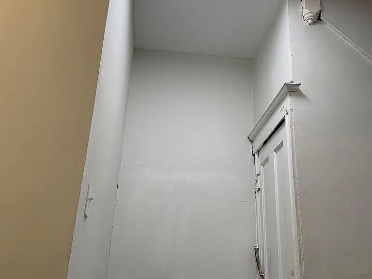 139 Boyd Ave #1F — Photo 25