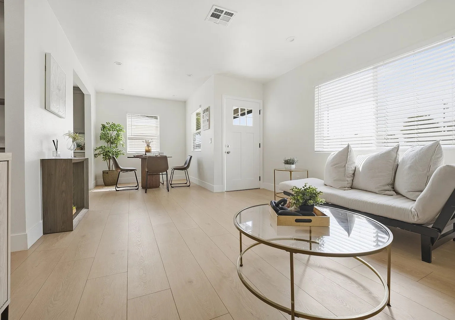 Showing Times: to schedule a viewing, please contact us — Photo 4