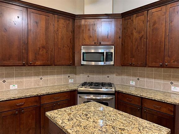 2nd image of 4803 Waterbeck St