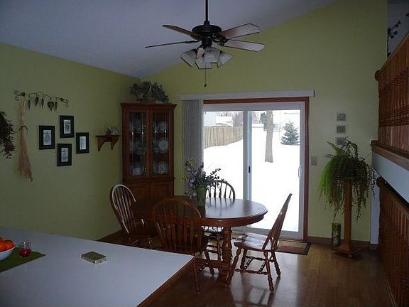 4th image of 1331 Bay Dr SE