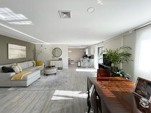 1 bed, 1000 sqft, $2,500 — Photo 1
