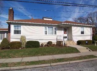 99 Wavecrest St, Valley Stream, NY 11581