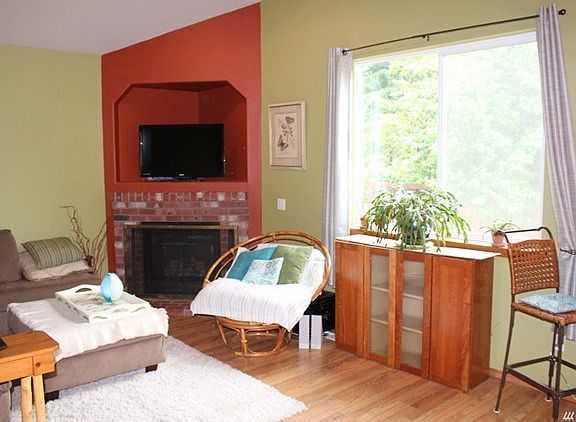 Large windows let plenty of light shine in.