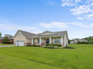 1402 Nicole Ln, Carterville, IL 62918