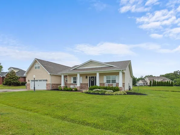 1402 Nicole Ln, Carterville, IL 62918