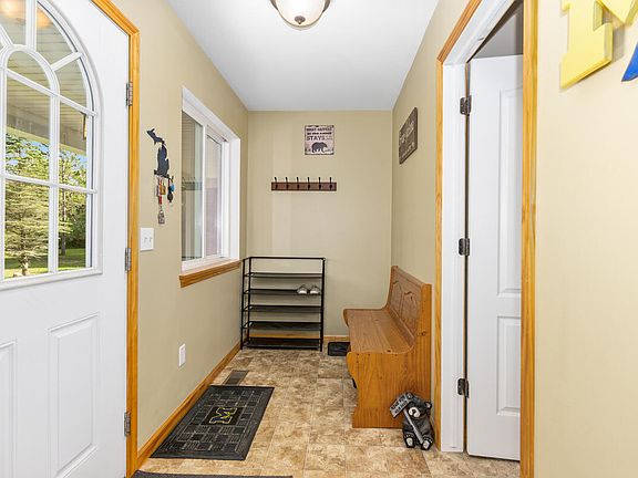 4th image of 9622 River Bend Dr