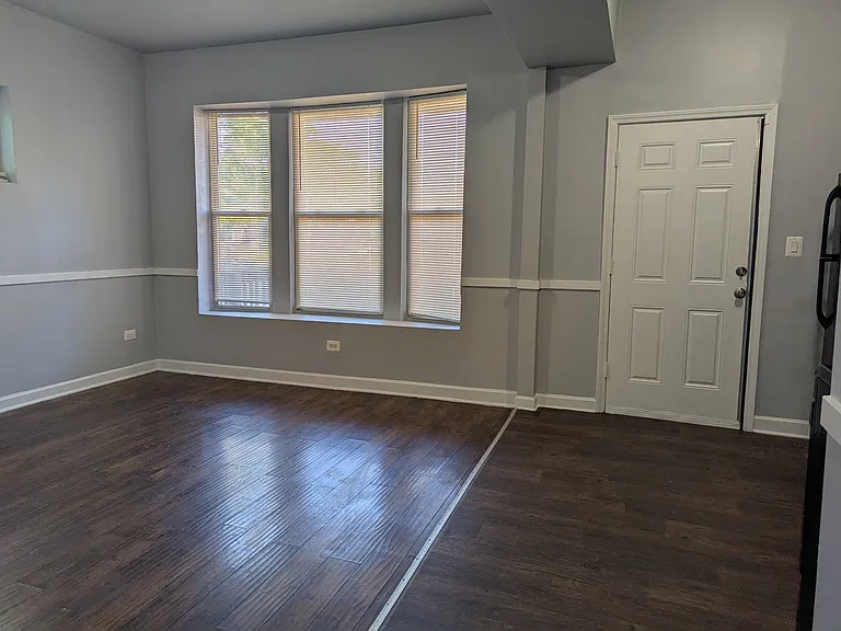 6401 S Saint Lawrence Ave — Photo 8