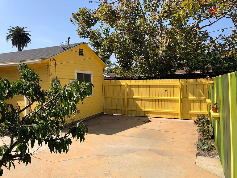 647 Brooks Ave — Photo 10