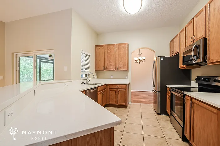 909 Lake Lindley Dr N — Photo 5