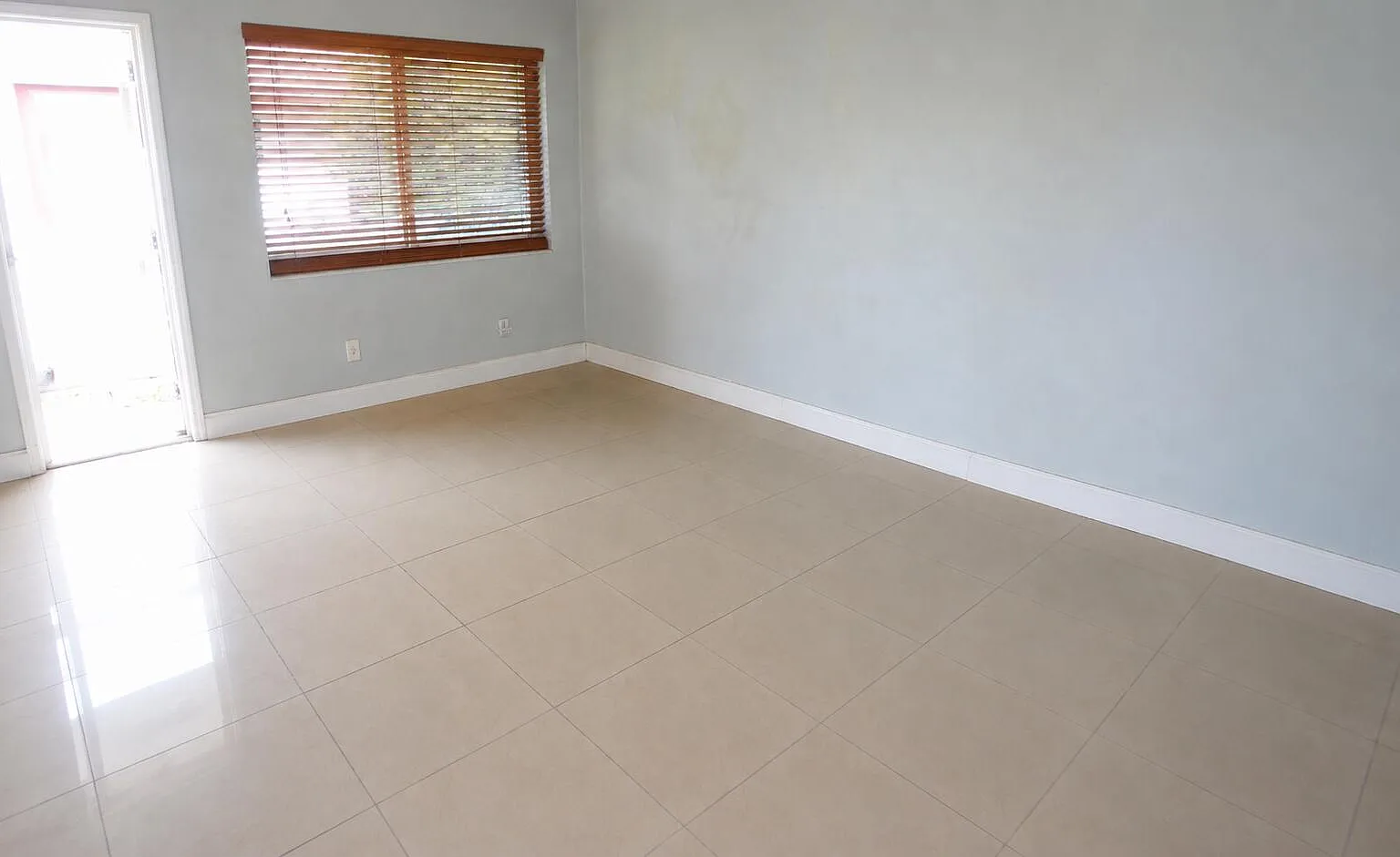 2 bed, 1.0 bath, 800 sqft, $2,100 — Photo 3