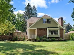 79 Poinsetta St, Agawam, MA 01001