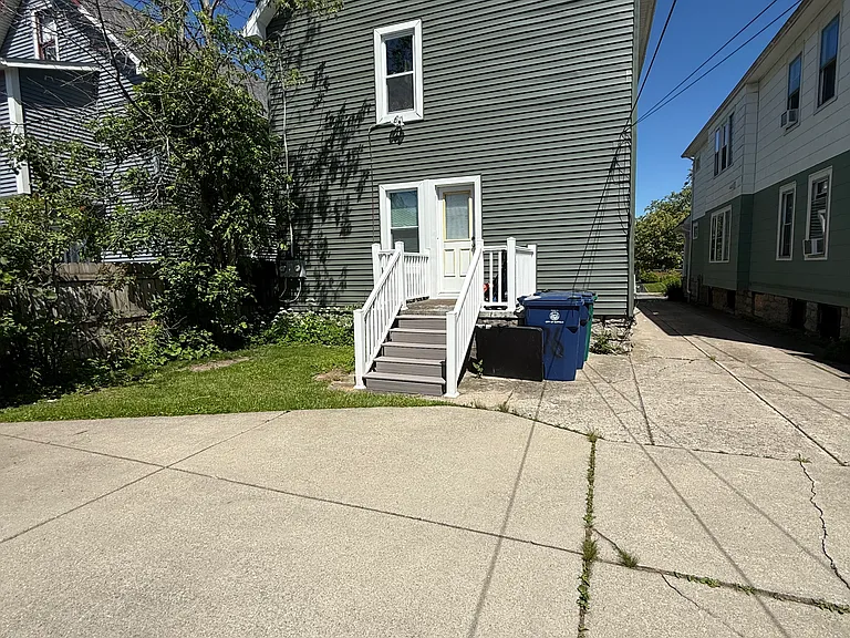 76 Sterling Ave — Photo 19