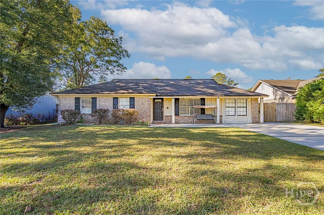 3 bed, 2.0 bath, 2016 sqft, $2,300 — Photo 1