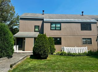 8 Rolling Hls #1, Lenox, MA 01240
