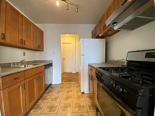 Rented by S&S Ocean Bay Properties | media 7